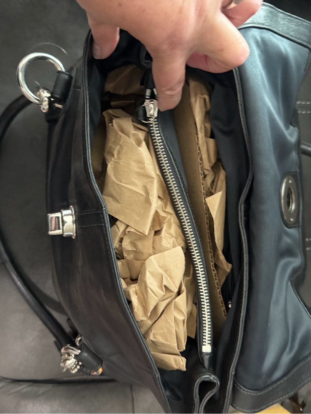 black leather Coach XL Hampton Tote featuring silver-tone hardware. - Picture 4 of 6